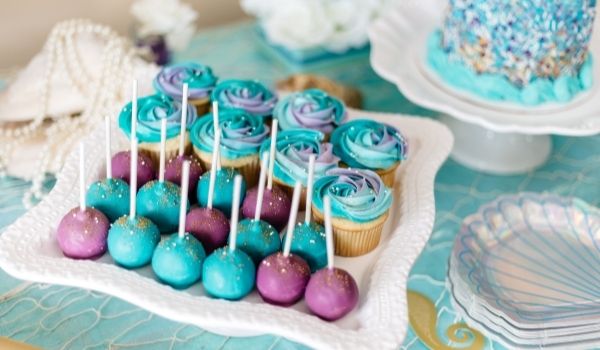 Cake pops are a good marketing tool